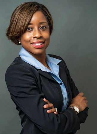 Szabó Lilla - kommunikációs és marketing menedzser